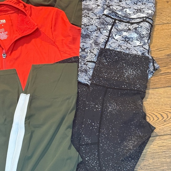 ZYIA Lot! - Picture 2 of 10